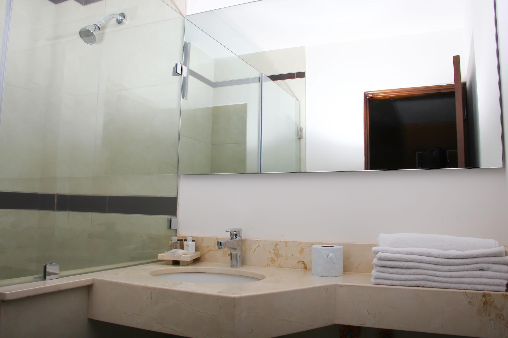 Eh Ejecutivo Urban Hotel Тепик Екстериор снимка