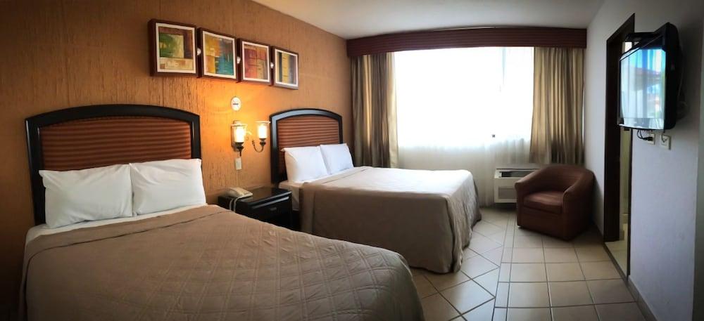 Eh Ejecutivo Urban Hotel Тепик Екстериор снимка