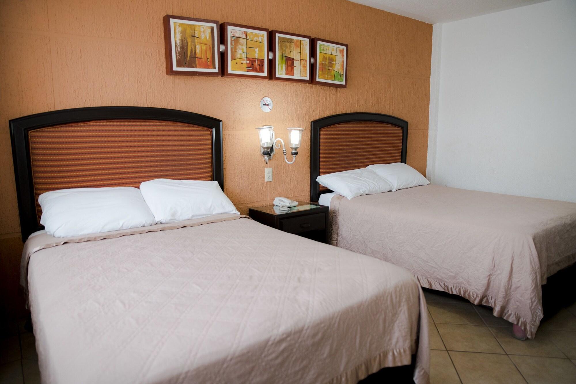 Eh Ejecutivo Urban Hotel Тепик Екстериор снимка