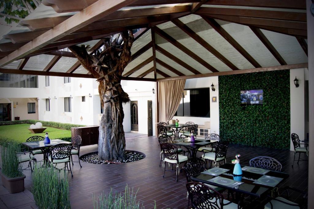 Eh Ejecutivo Urban Hotel Тепик Екстериор снимка