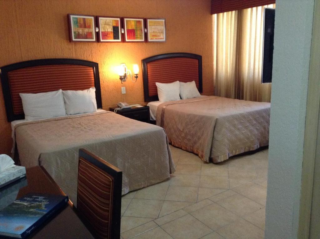 Eh Ejecutivo Urban Hotel Тепик Екстериор снимка