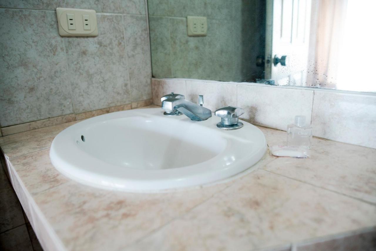 Eh Ejecutivo Urban Hotel Тепик Екстериор снимка